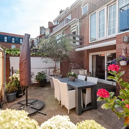 Apartment Oasis Escape