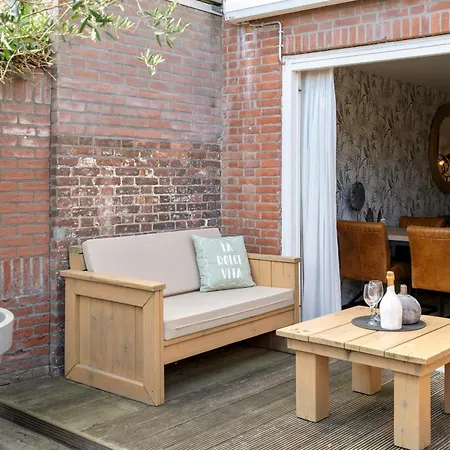 Family Garden Apartment *