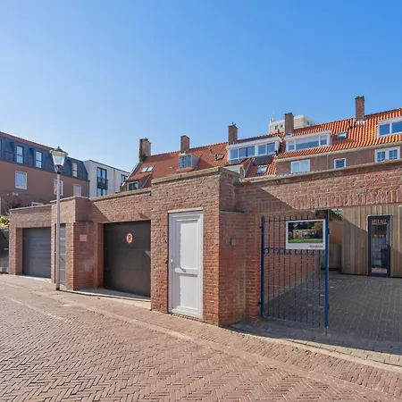 Family Garden Apartment